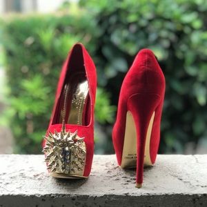 Spiked platforms 👠💎